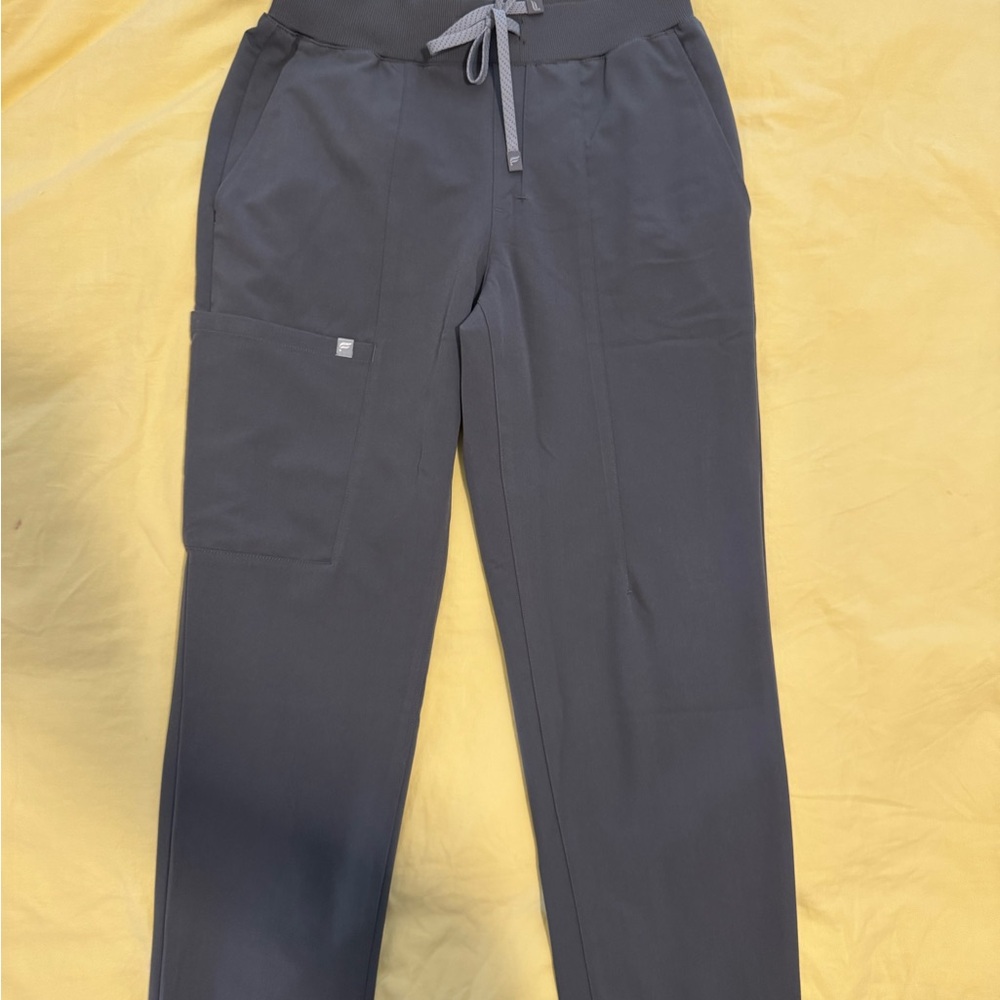 NWOT Fabletics Onyx Scrub Set - Picture 5 of 6